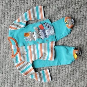 Taggies matching set, with play ribbons for baby, size 9m